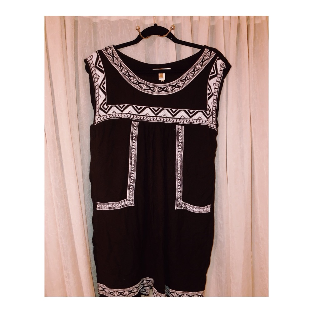 (Forever 21) Boho Embroidered Scoop Neck Dress